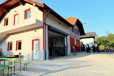 Slovesnost ob odprtju prizidka in prevzemu večnamenskega gasilskega vozila PGD Gozd (4)